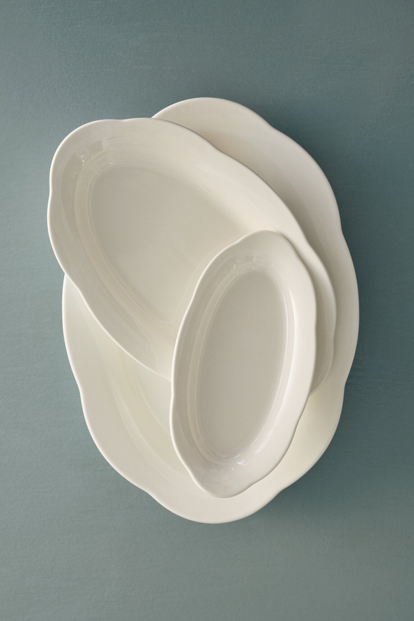 Silhouette High Oval tallerken, hvid - L30,2 cm